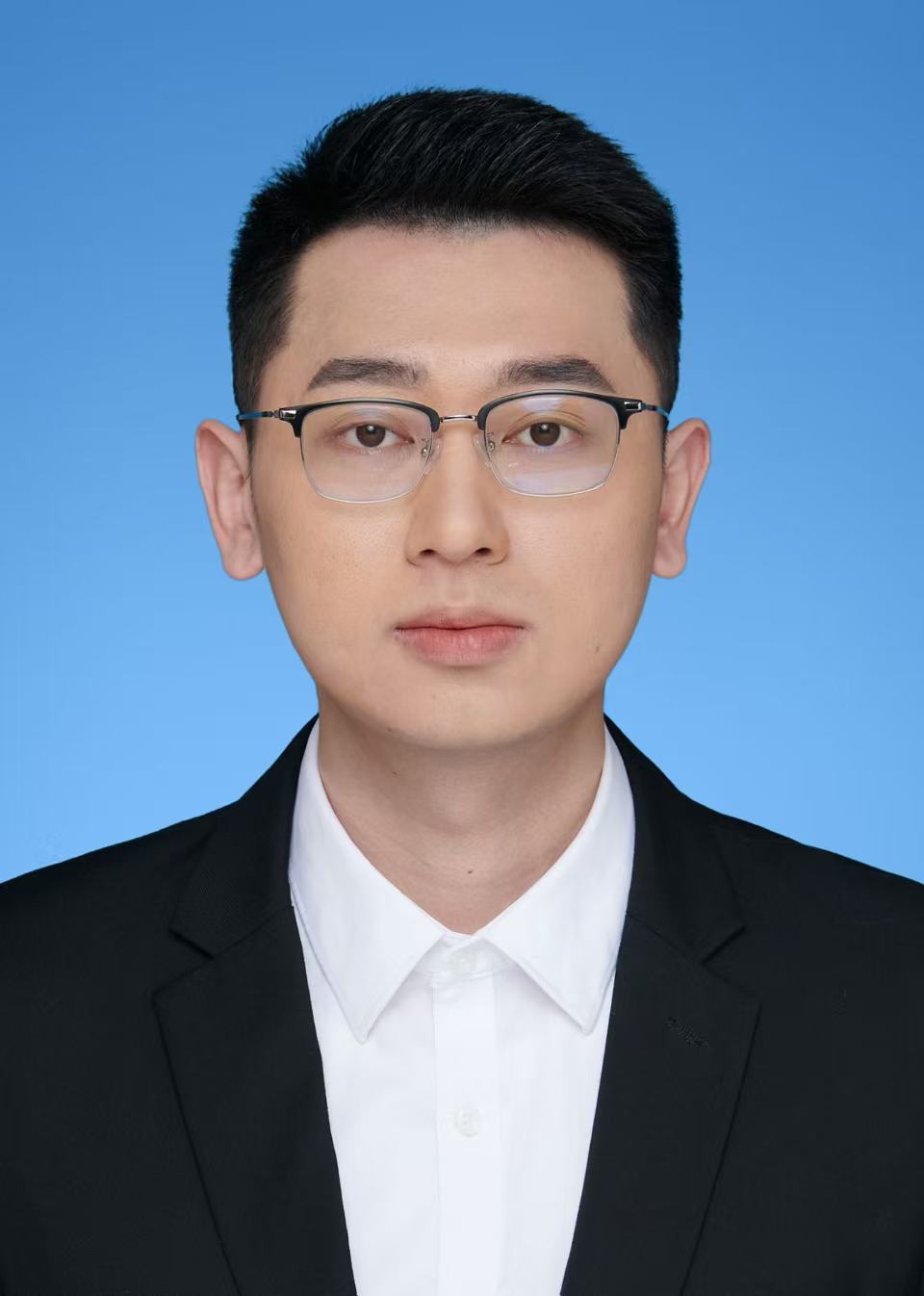 党组成员、副局长  周家玮